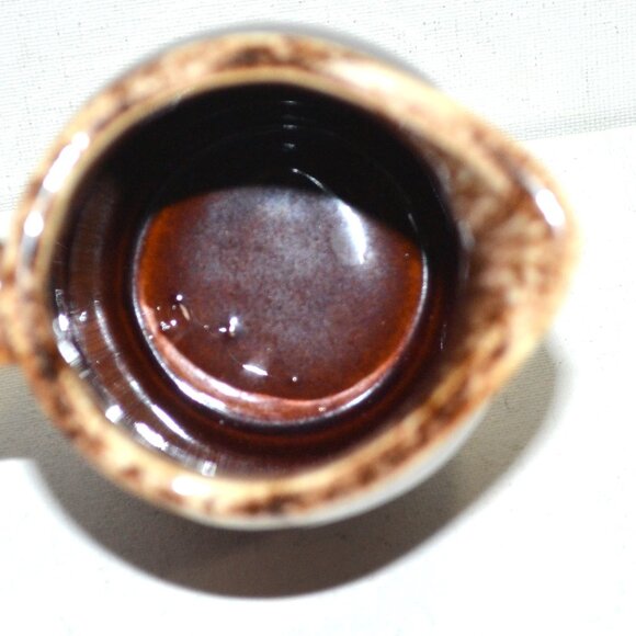 Two Pieces Of Vintage Hull Pottery Brown White Cheese Shaker Creamer - Picture 8 of 12